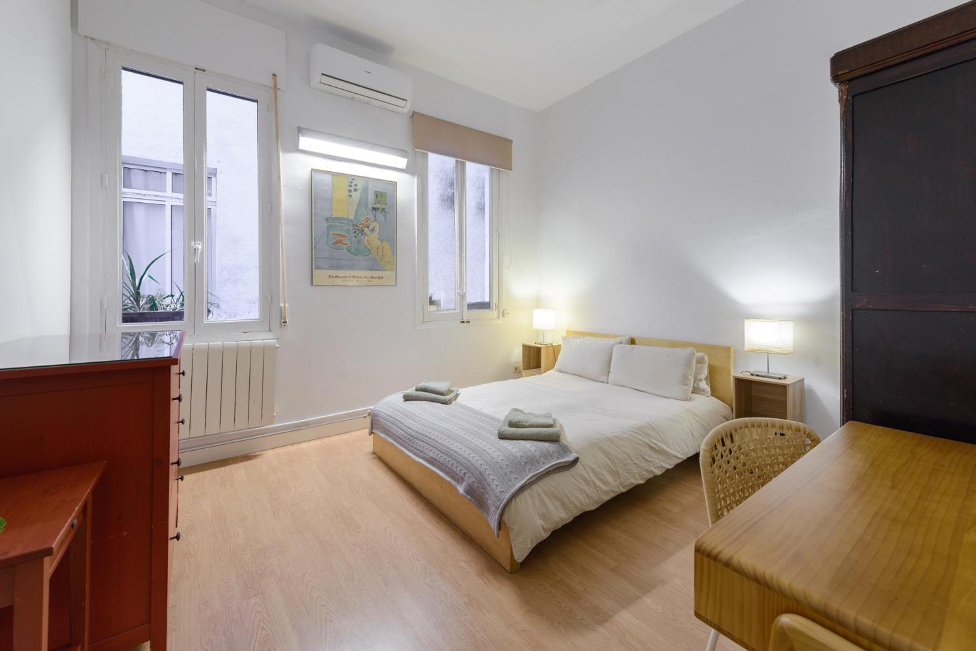 GRAN VIA-SOL SPACIOUS APARTMENT * 3 BRs, 2 WCs + A/Cs Madrid Exterior foto