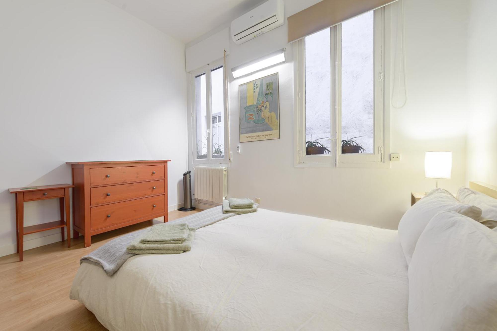 GRAN VIA-SOL SPACIOUS APARTMENT * 3 BRs, 2 WCs + A/Cs Madrid Exterior foto